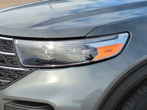 Used 2022 Ford Explorer XLT image 10