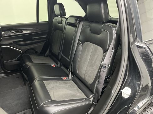 Used 2022 Jeep Grand Cherokee Altitude image 10