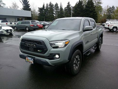 Used 2022 Toyota Tacoma TRD Off-Road w/ Technology Package image 1