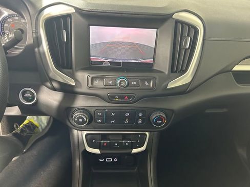 Used 2022 GMC Terrain SLE image 23