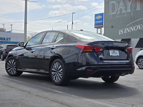 Used 2023 Nissan Altima 2.5 SV FWD image 18