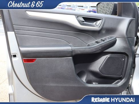 Used 2022 Ford Escape SE w/ Cold Weather Package AWD/4WD image 21