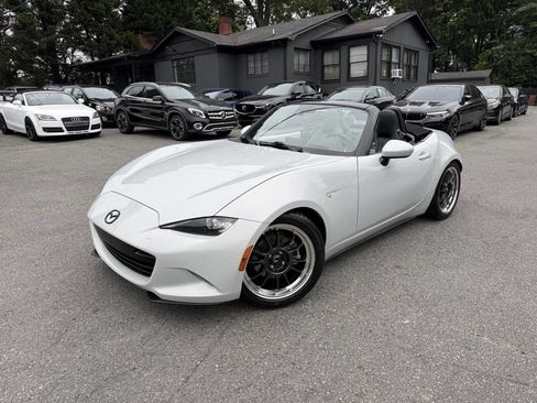 Used 2016 MAZDA MX-5 Miata Grand Touring RWD image 1