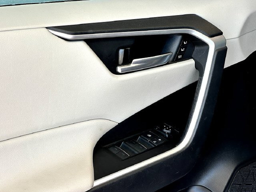 Certified 2023 Toyota RAV4 XLE Premium FWD image 11