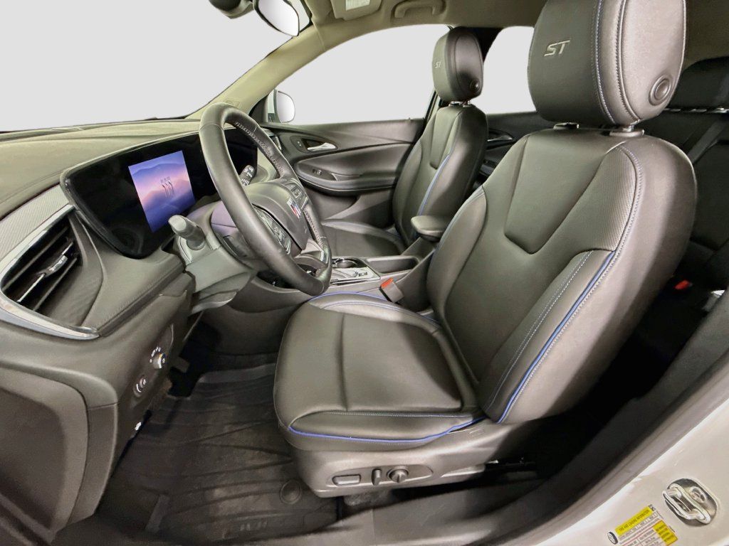 Used 2026 Buick Encore GX Sport Touring w/ Advanced Technology Package FWD image 19