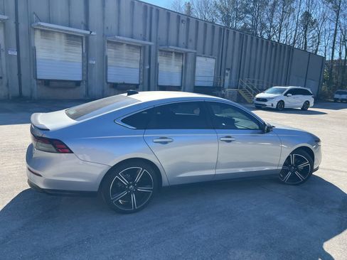 Used 2024 Honda Accord Sport image 11
