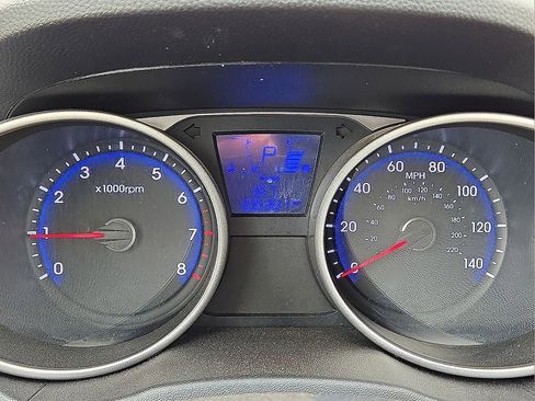 Used 2014 Hyundai Tucson GLS image 28