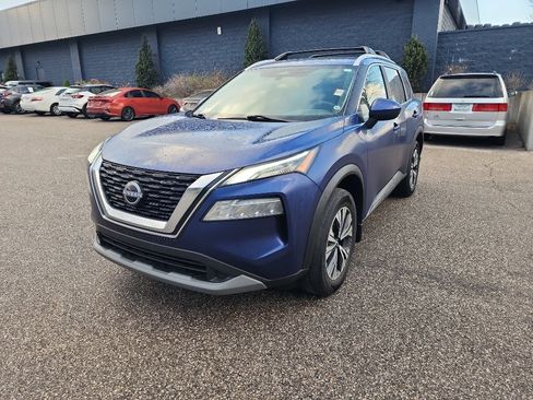 Used 2023 Nissan Rogue SV w/ SV Premium B Package image 3