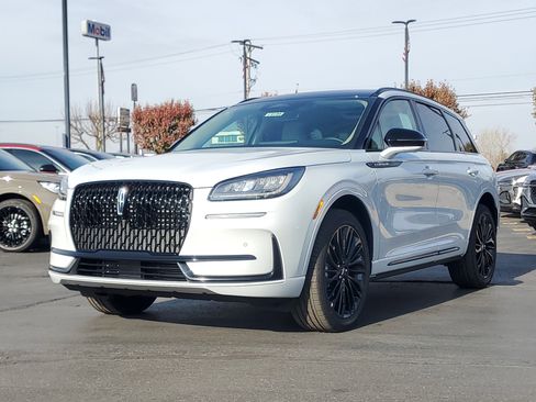 New 2026 Lincoln Corsair Premiere image 2