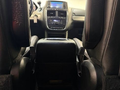 Used 2018 Dodge Grand Caravan GT FWD image 28