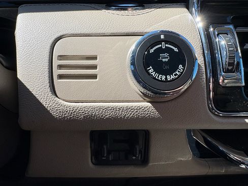 Used 2023 Lincoln Navigator Reserve AWD/4WD image 32