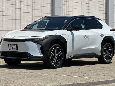 Certified 2023 Toyota bZ4X AWD image 10