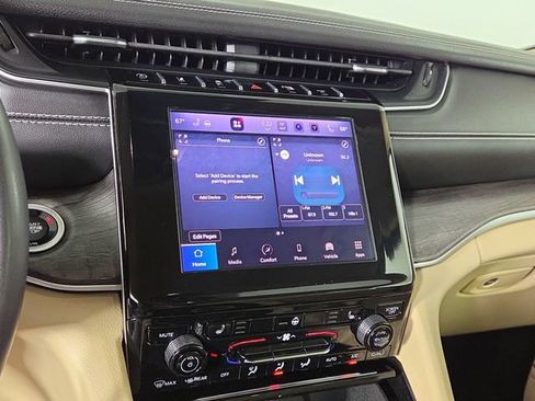 Used 2022 Jeep Grand Cherokee L Limited RWD image 18