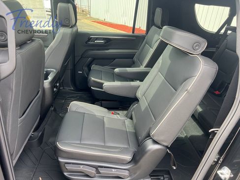 New 2026 Chevrolet Suburban Premier AWD/4WD image 14