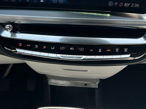 Used 2024 Cadillac Lyriq Luxury AWD/4WD image 19