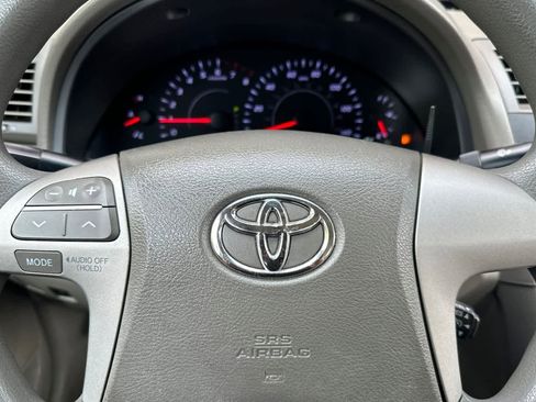 Used 2011 Toyota Camry LE image 22