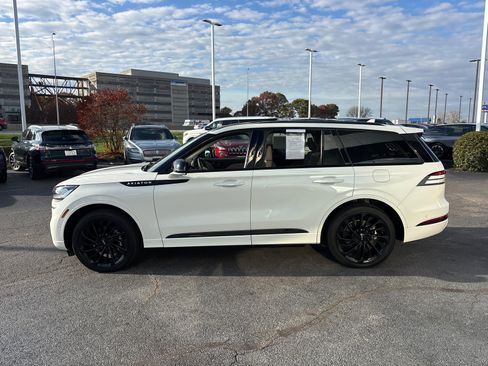 Certified 2023 Lincoln Aviator Reserve w/ Equipment Group 201A image 4