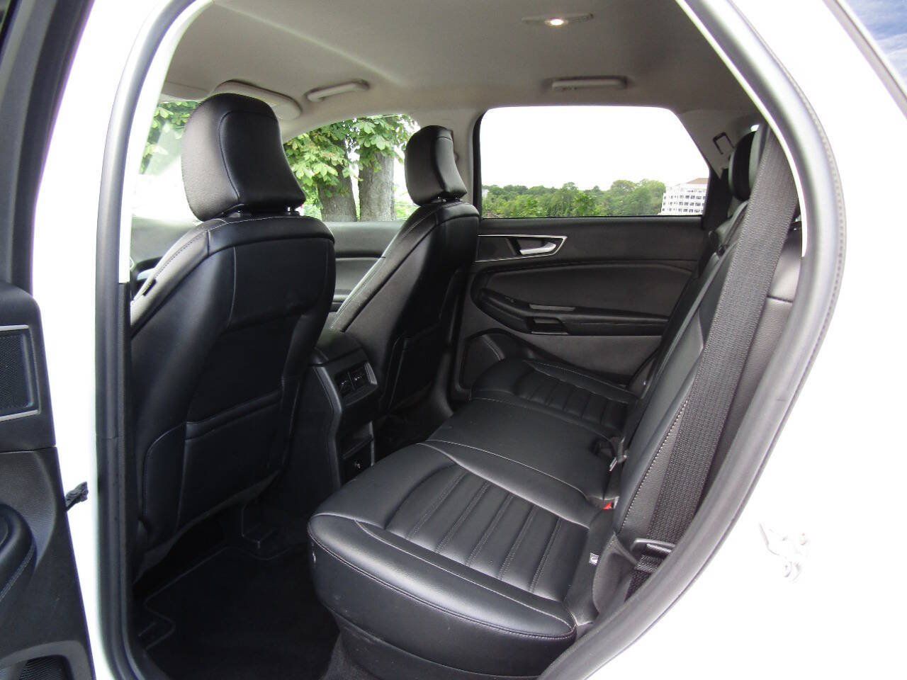 Used 2024 Ford Edge SEL AWD/4WD image 12