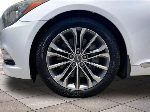 Used 2016 Hyundai Genesis 3.8 w/ Option Group 02 RWD image 9
