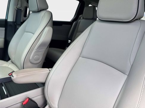 Certified 2025 Honda Odyssey Touring image 23