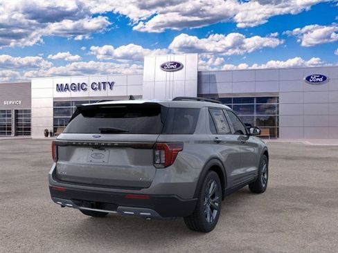 Used 2026 Ford Explorer Active w/ Active Comfort Package AWD/4WD image 8