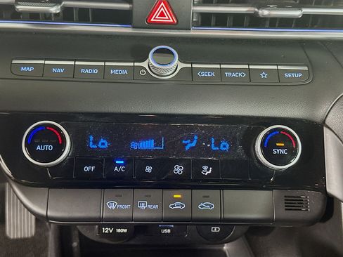 Used 2024 Hyundai Elantra SEL FWD image 24