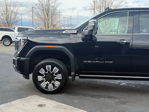 Used 2024 GMC Sierra 3500 Denali w/ Denali Reserve Package image 10