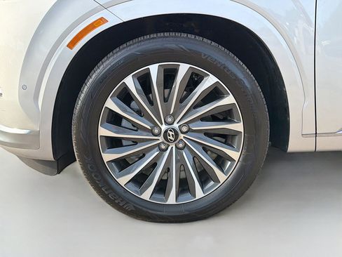 Used 2024 Hyundai Palisade Calligraphy image 45