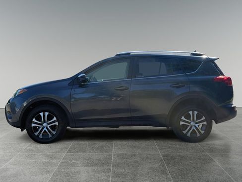 Used 2015 Toyota RAV4 LE AWD/4WD image 2