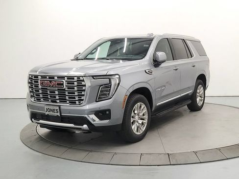 Used 2025 GMC Yukon Denali AWD/4WD image 4