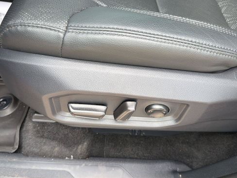 Used 2025 Toyota Tundra Limited AWD/4WD image 14