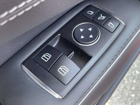 Used 2014 Mercedes-Benz SL 550 image 20