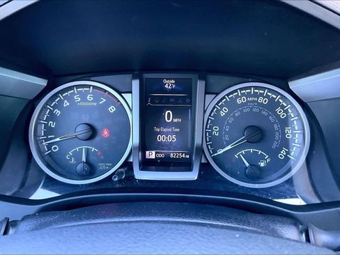 Used 2017 Toyota Tacoma SR5 w/ Tow Package image 26