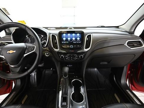 Used 2022 Chevrolet Equinox Premier AWD/4WD image 2
