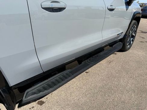 Used 2025 Chevrolet Silverado EV RST image 6