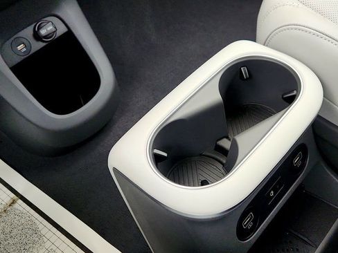 Used 2024 Hyundai Ioniq 5 Limited image 17