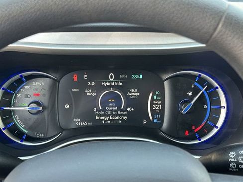 Used 2018 Chrysler Pacifica Touring Plus image 18