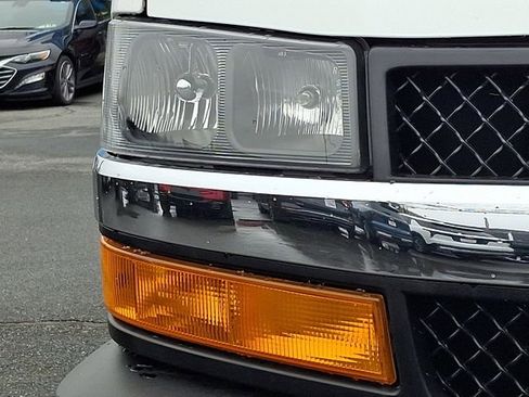 Used 2024 Chevrolet Express 2500 w/ Driver Convenience Package image 9