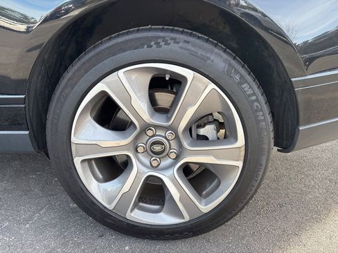 Used 2020 Land Rover Range Rover HSE image 11