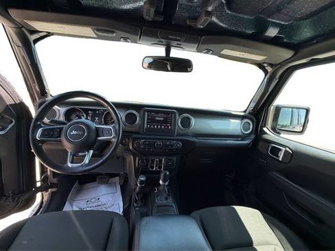 Used 2019 Jeep Wrangler Unlimited Sahara AWD/4WD image 18