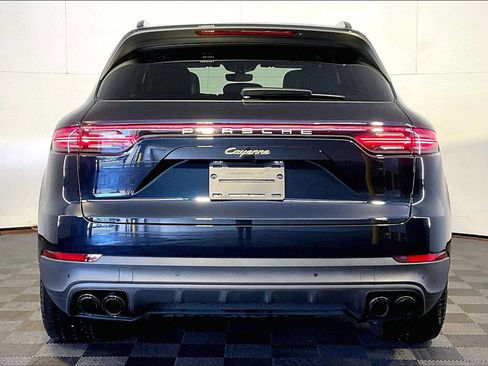 Used 2023 Porsche Cayenne AWD/4WD image 6