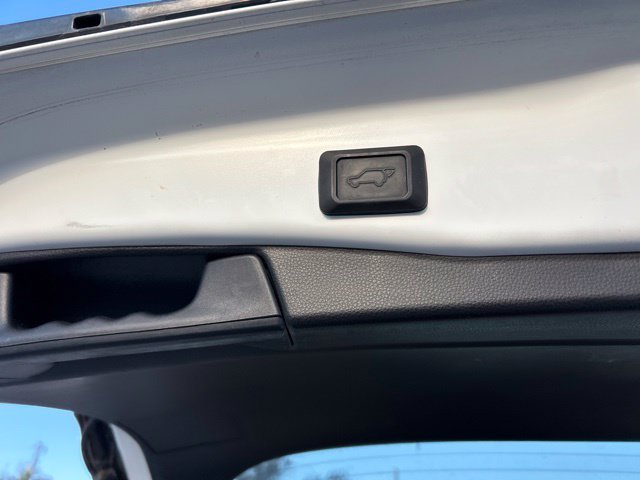 Used 2022 Toyota RAV4 XSE AWD/4WD image 11
