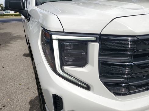 Certified 2025 GMC Sierra 1500 Elevation w/ Preferred Package image 9