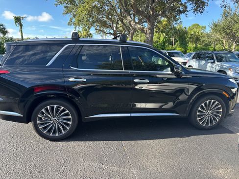 Used 2023 Hyundai Palisade Calligraphy AWD/4WD image 2