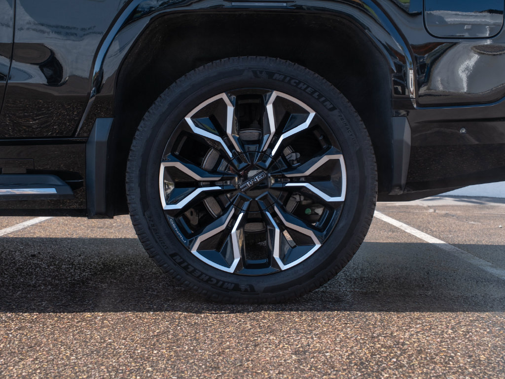 Used 2025 GMC Sierra EV Denali AWD/4WD image 6
