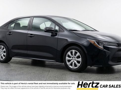 Used 2025 Toyota Corolla LE image 1
