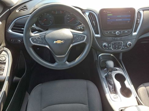 Used 2022 Chevrolet Malibu LT image 11