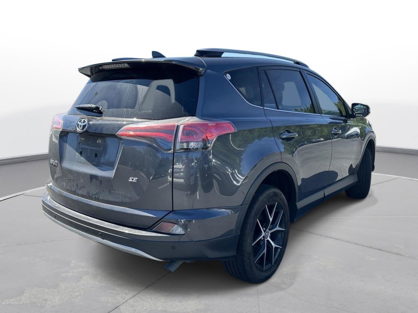 Used 2017 Toyota RAV4 SE w/ Advanced Technology Package FWD image 6