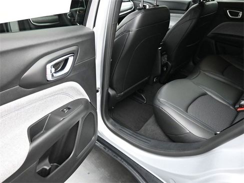 New 2026 Jeep Compass Latitude image 16