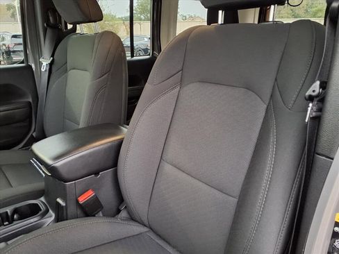 Used 2023 Jeep Wrangler Sport image 7